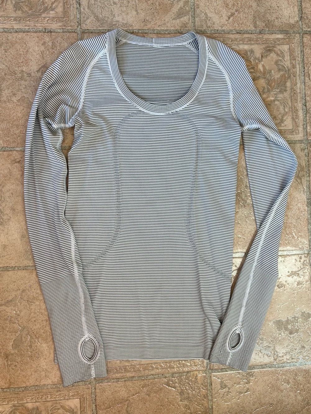 Lululemon Swiftly Tech long sleeve